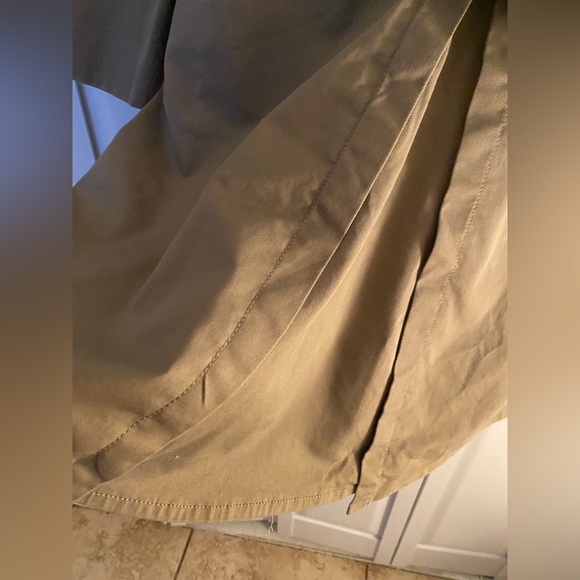 GAP layered trench coat. Beige gray & yellow lining. Removable layer Size: M - Picture 10 of 12